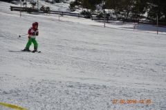 Kind_ski_boden